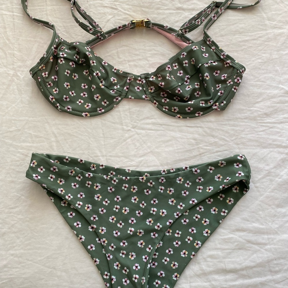 Kulani Kini never worn suit